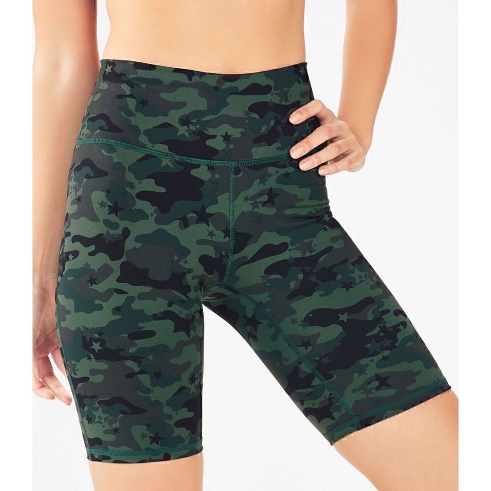 Fabletics Powerhold On the Go Camo Print Womens Biker Shorts, Sz Small